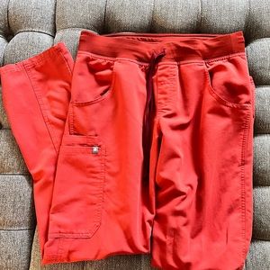 Figs terracotta cargo pants small